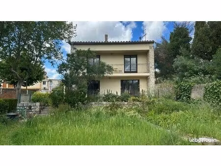 villa avec jardin près de lagrasse