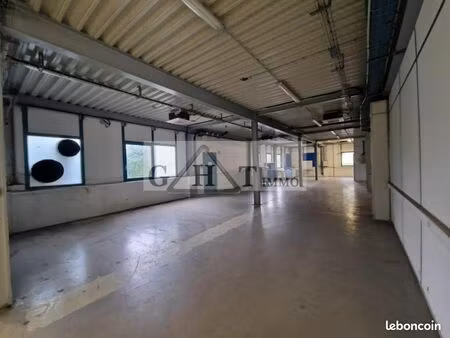 local industriel 2 200 m²