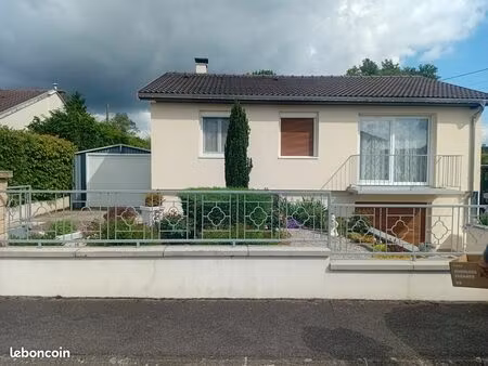 maison de caractere 90 m2 avec piscine sur terrain de 700m2