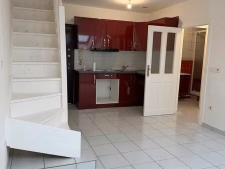 apparemment type f-3 à louer