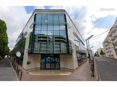 bureau 640 m²