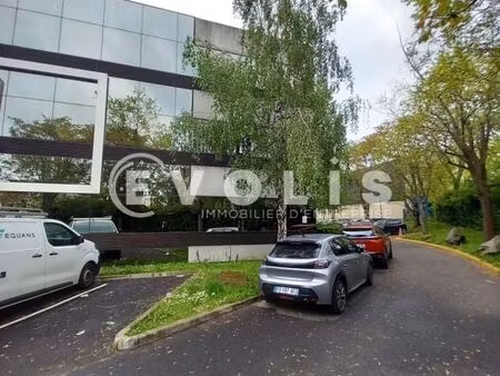 bureaux 143 m²