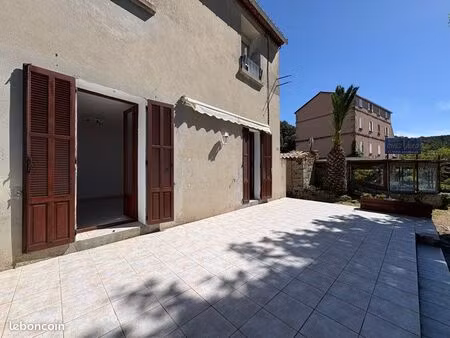 f2 47m2 location à l’année
