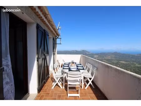 loue à l'année appartement situé à speloncato   village de balagne en haute-corse. a 19 km
