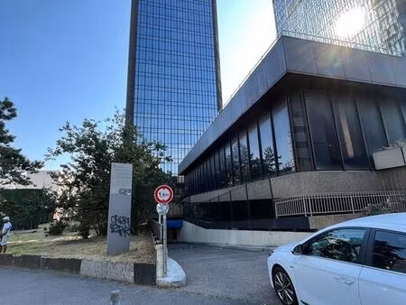 place de parking auto - parking tours mercuriales