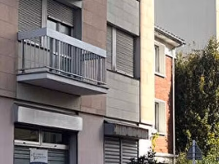 local commercial 87 m²