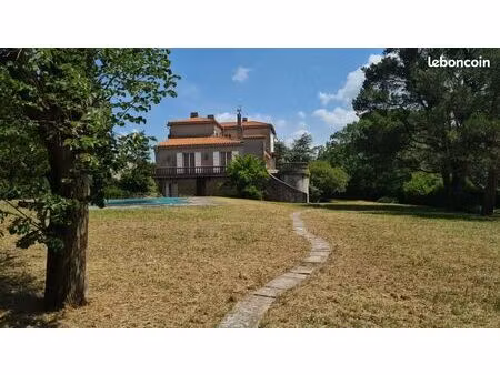 vends belle maison de maître