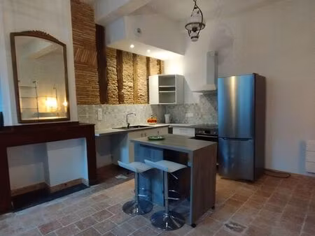 t3 70 m2  deux douches  meublé  isolé  rénové  charme ancien