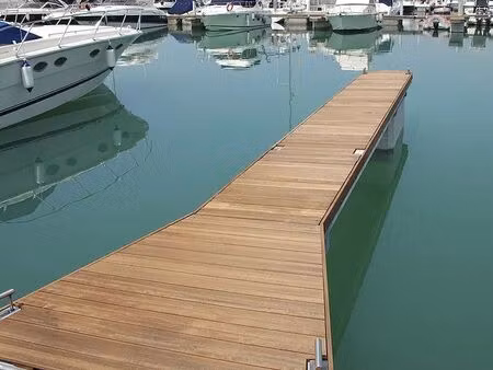 ponton place port gruissan