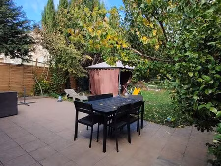 pavillon 6 pièces 100 m²