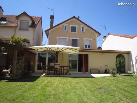 maison familiale 8 pièces - 5 chambres  jardin  garage  dpe c