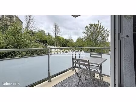 houlgate – charmant t1 bis avec balcon  cave et parking  à proximité de la plage et des co