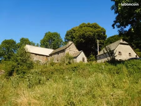 magnifique corps de ferme sur l’aubrac