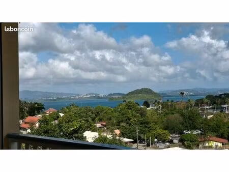 studio 1er etage  26 m2 sans chambre + terrasse fermee 12m2 vue mer  parking privé