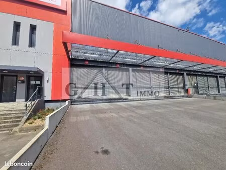 local bureaux 1 718 m²