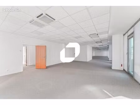bureau 499 m²