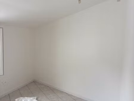 loue maisonnette 35m2 avec jardin