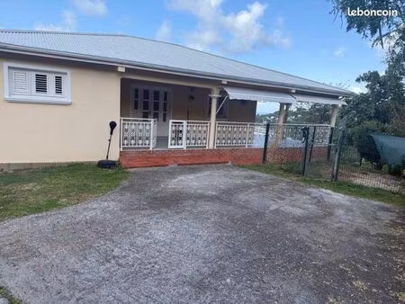 haut de villa f4 à louer – eau et électricité compris