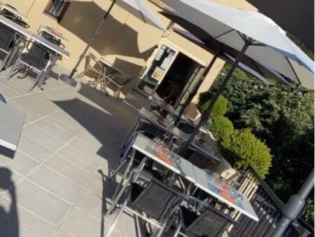 immeuble commercial - restaurant - logement - proche lacs aveyron