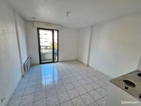 studio 1 pièce 20 m²