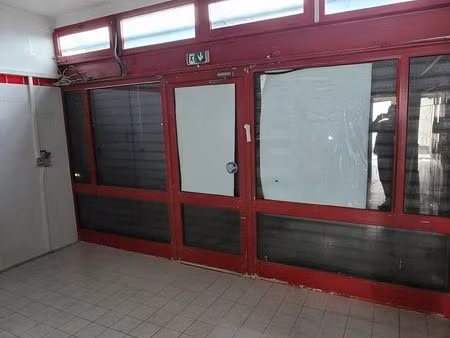 local commercial 50m² - centre-ville - loyer 1000 tcc - bail précaire