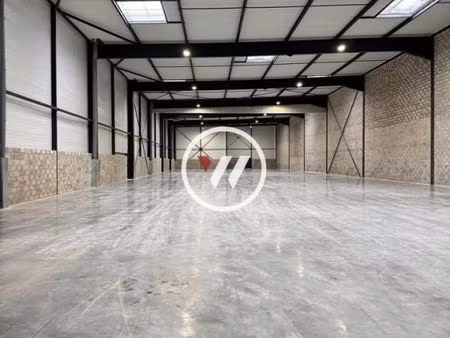 local logistique 7 260 m²