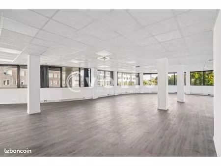 bureaux 271 m²