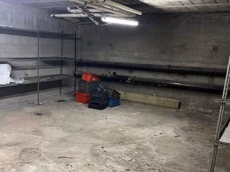 cave de stockage 33 m²