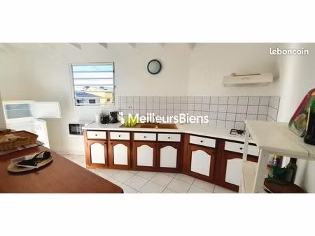 local 53 m²