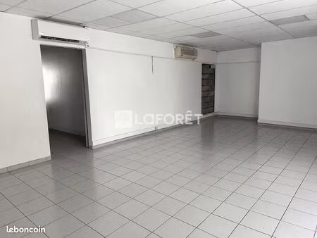 local 90 m² baie mahault