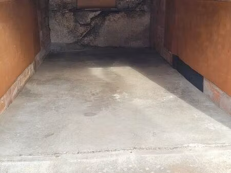 garage / box stockage / garde meubles à louer