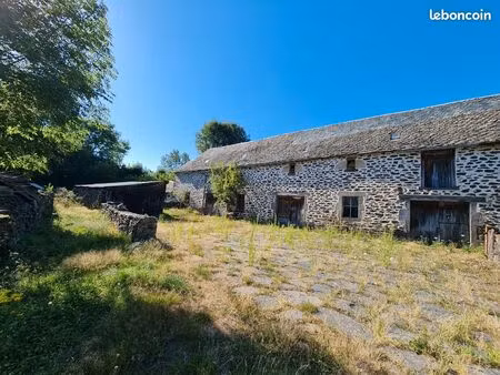 authentique corps de ferme viabilisé