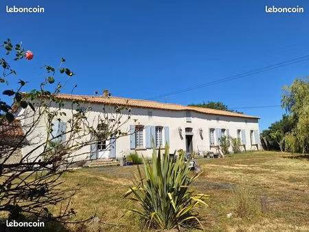 propriété 350m2 avec gîtes  chambres d'hôtes et dépendances