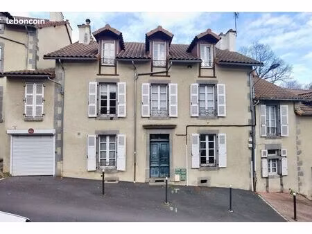 immeuble 12 pièces 269 m²