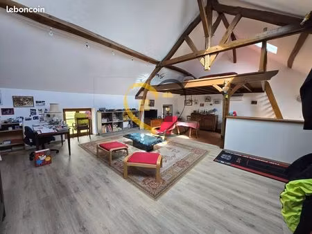 immeuble 10 pièces 351 m²