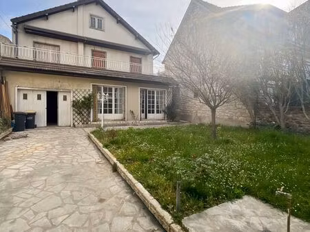maison familiale 7 pièces 100 m²