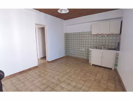 location appartement  m² t-1 à beaucaire  450 €