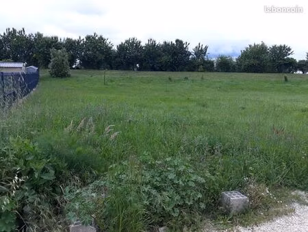 breuillet  superbe terrain 648 m²viabilisé