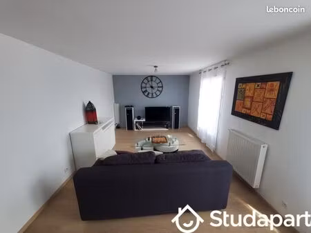 chambre 1 pièce 13 m²