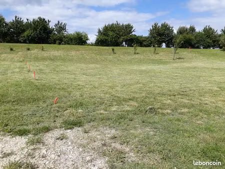breuillet terrain viabilisé 912 m²