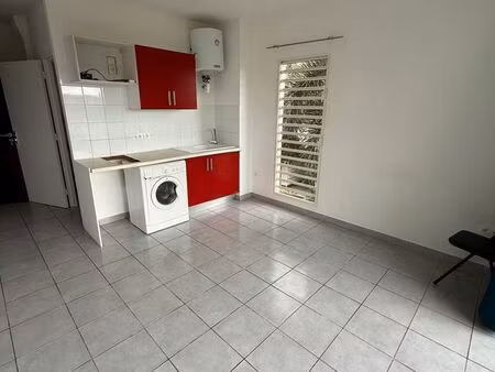 studio climatisé – balcon – proche cgss / baduel