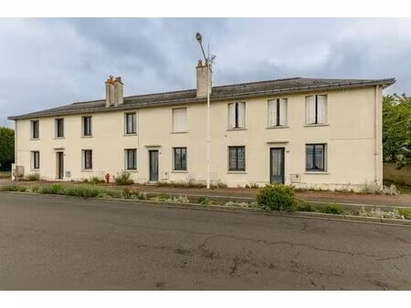 immeuble de 15 pièces de 384 m² à descartes