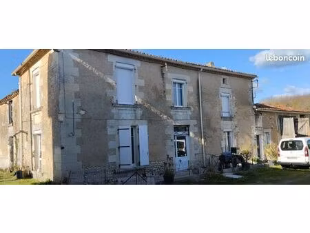 a vendre petit corp de ferme sud charente limite perigore et charente maritime