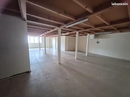 local 140m² + comble 266m²