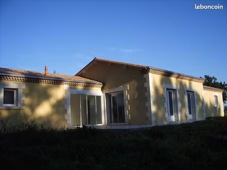 maison de caractere a louer