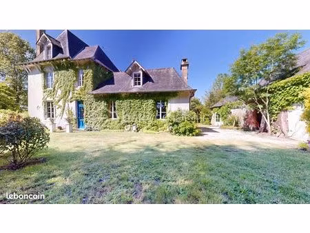 maison 8 pièces 209 m²