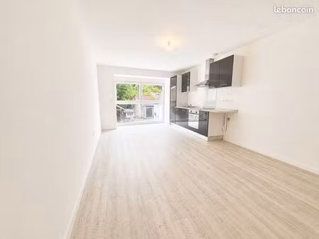 studio 1 pièce 31 m²