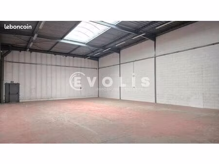 local d'activité 426 m²