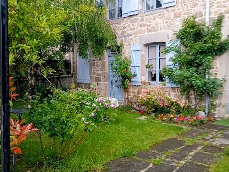 maison de caractère xviie siècle rénovée  proche lac de vassivière – spa  dépendances  ter