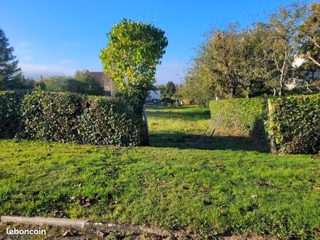 terrain 1 062 m² boussac